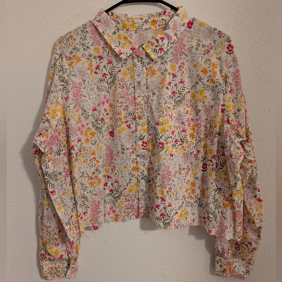 Old Navy Tops - Old Navy Women's Floral Cropped Button-Down Shirt (XXL)